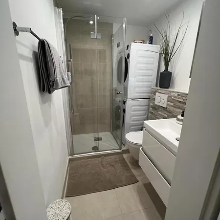 Stylish 1-Bedroom Condo Close To Exhibition Square Bâle Extérieur photo