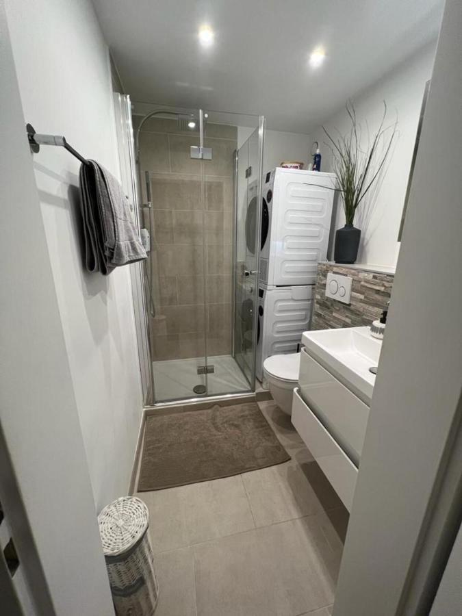 Stylish 1-bedroom Close To Exhibition Square Apartment Basel