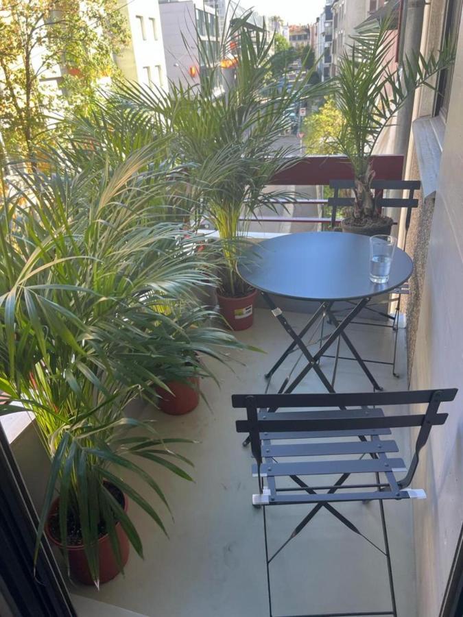 Stylish 1-bedroom Close To Exhibition Square Apartment *
